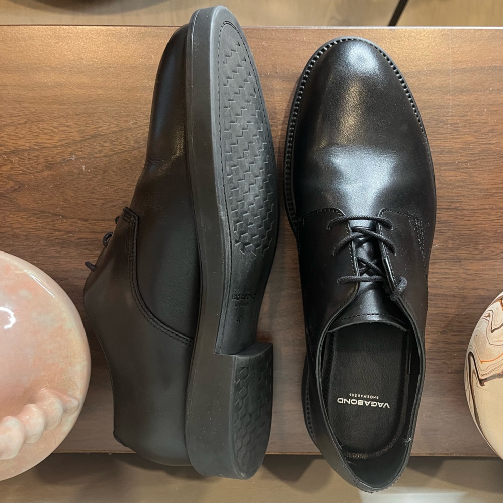 Classic Black Leather Lace-up Dress Shoe